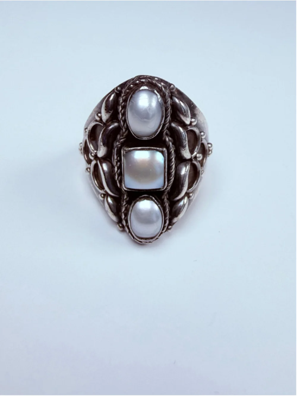 Modernist Armor Shield Ornate Freshwater Pearl 925 Sterling Silver Vintage Ring